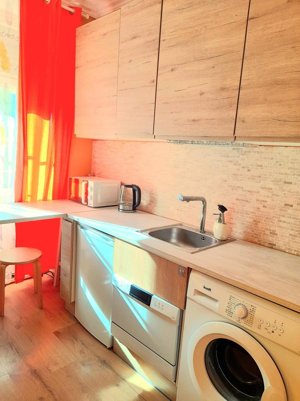 Metro Arroios Apartment