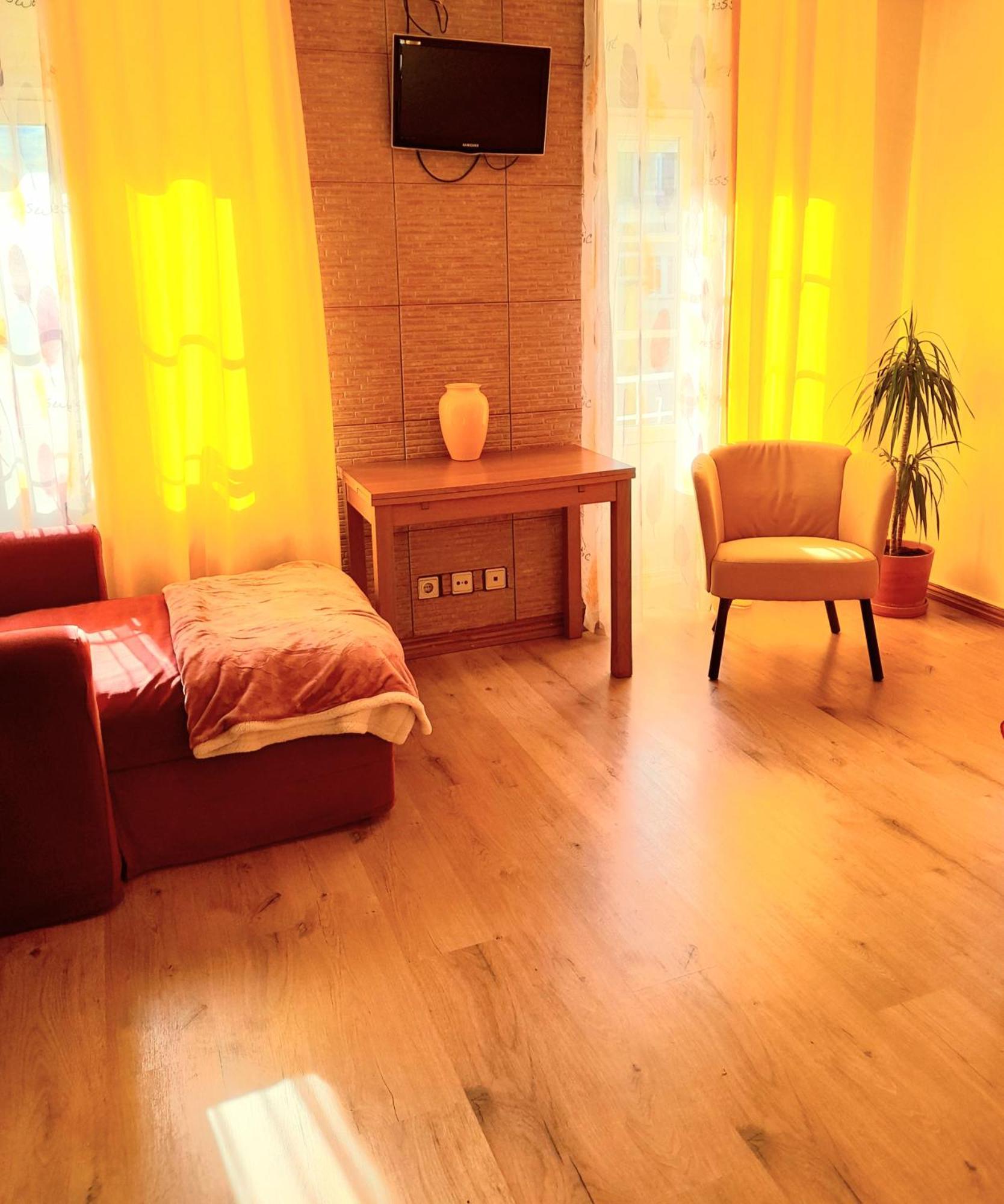 Metro Arroios Apartment